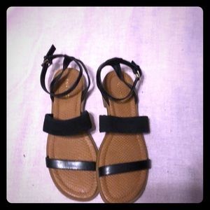 Nine West 3 strap sandals